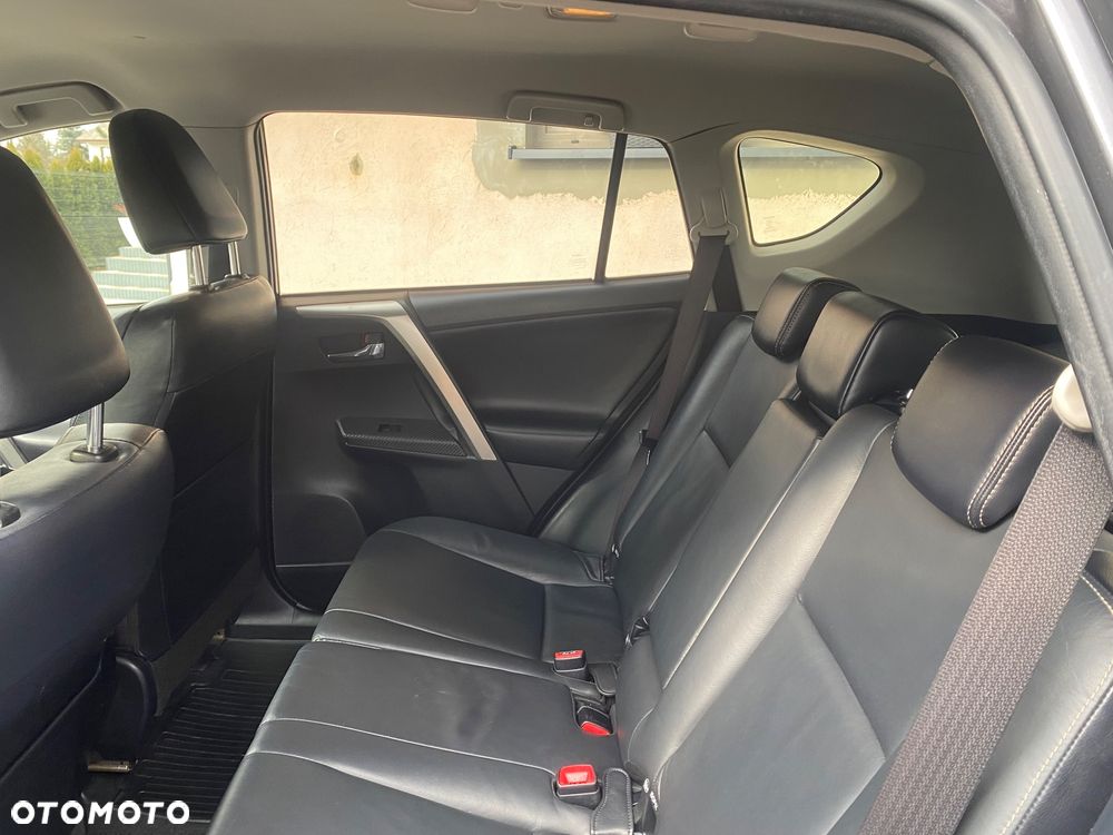 Toyota RAV4 2.2 D-4D Prestige - 25