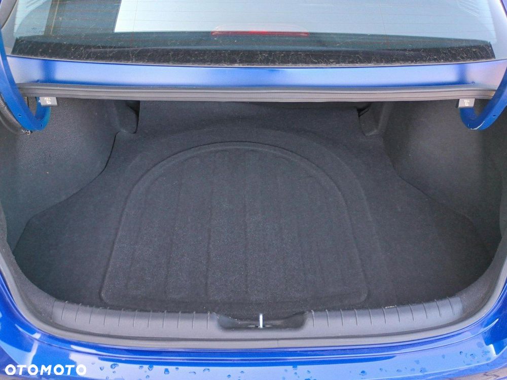 Hyundai Elantra - 27