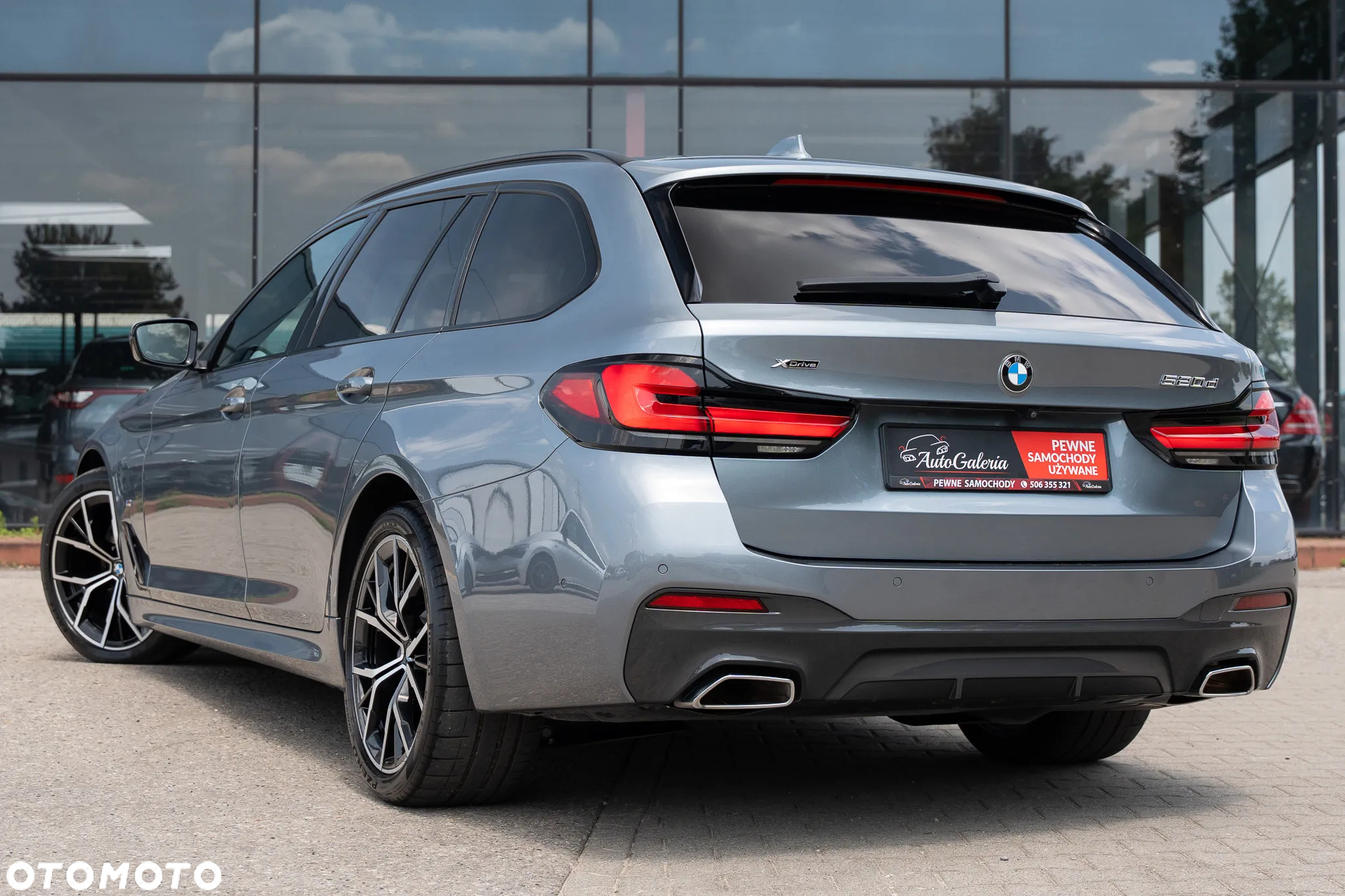 BMW Seria 5 520d xDrive Touring M Sport Edition - 10
