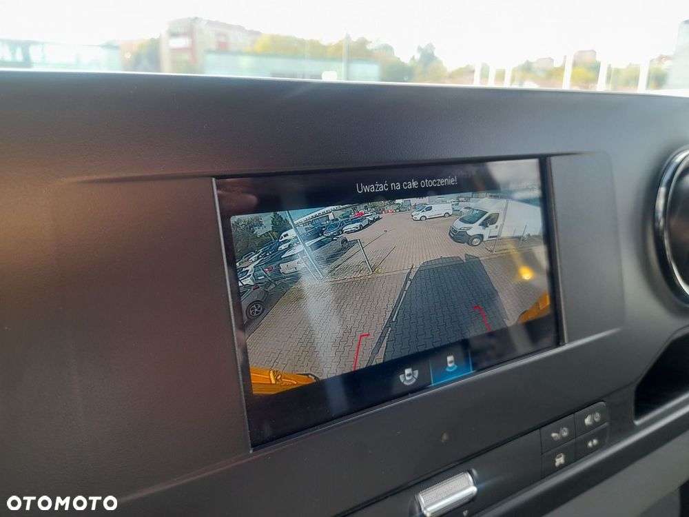 Mercedes-Benz Sprinter - 24