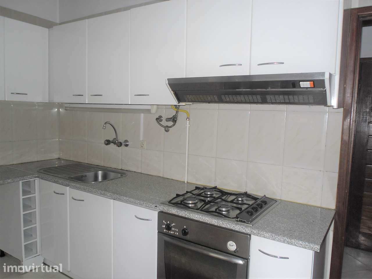 T1 Mobilado C/ Lugar de Garagem no Centro da Cidade - Viseu - Grande imagem: 2/6