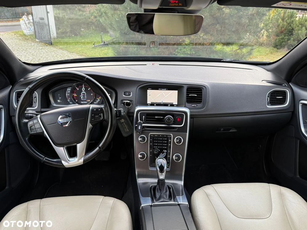 Volvo V60 D4 Geartronic Summum - 2