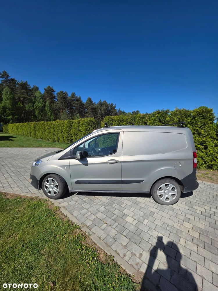 Ford COURIER - 2