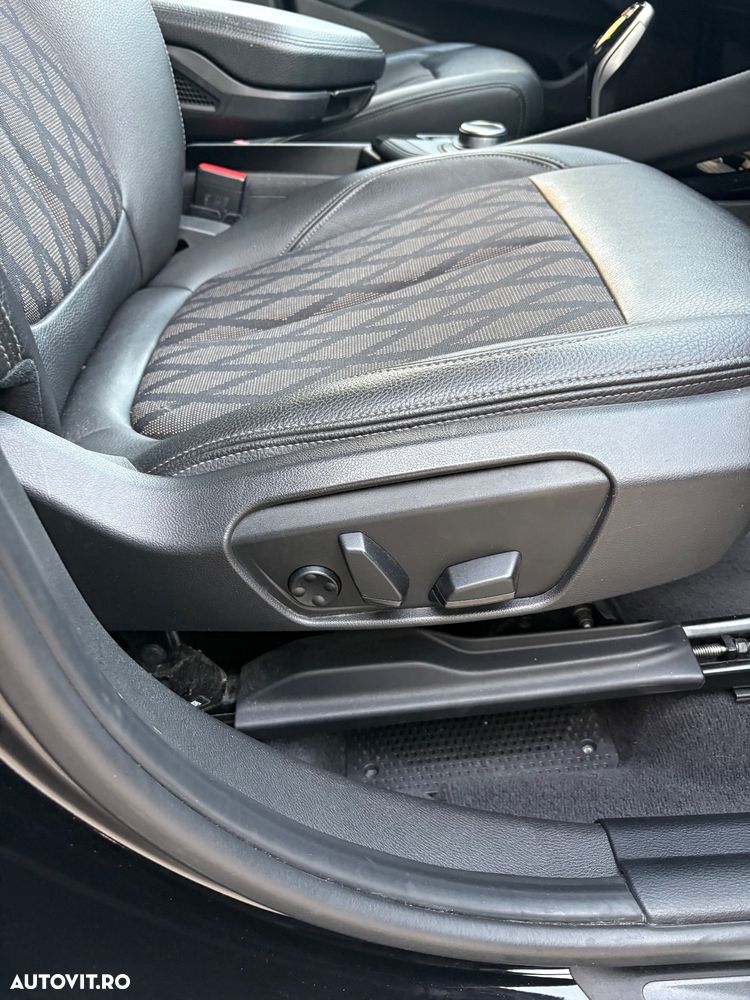 BMW X1 xDrive20i AT xLine - 11