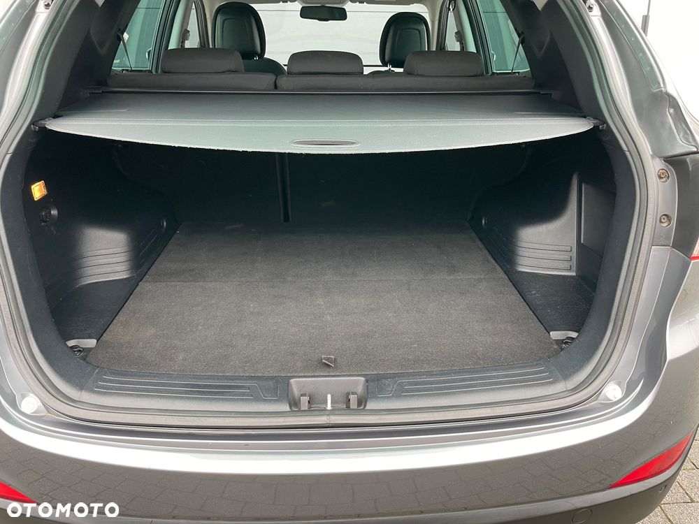 Hyundai ix35 1.6 2WD Fifa World Cup Edition - 30