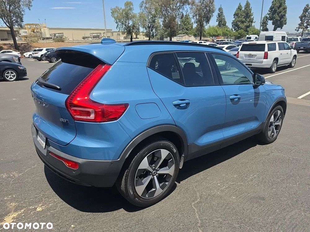 Volvo XC 40 B5 B AWD Ultimate Dark - 4