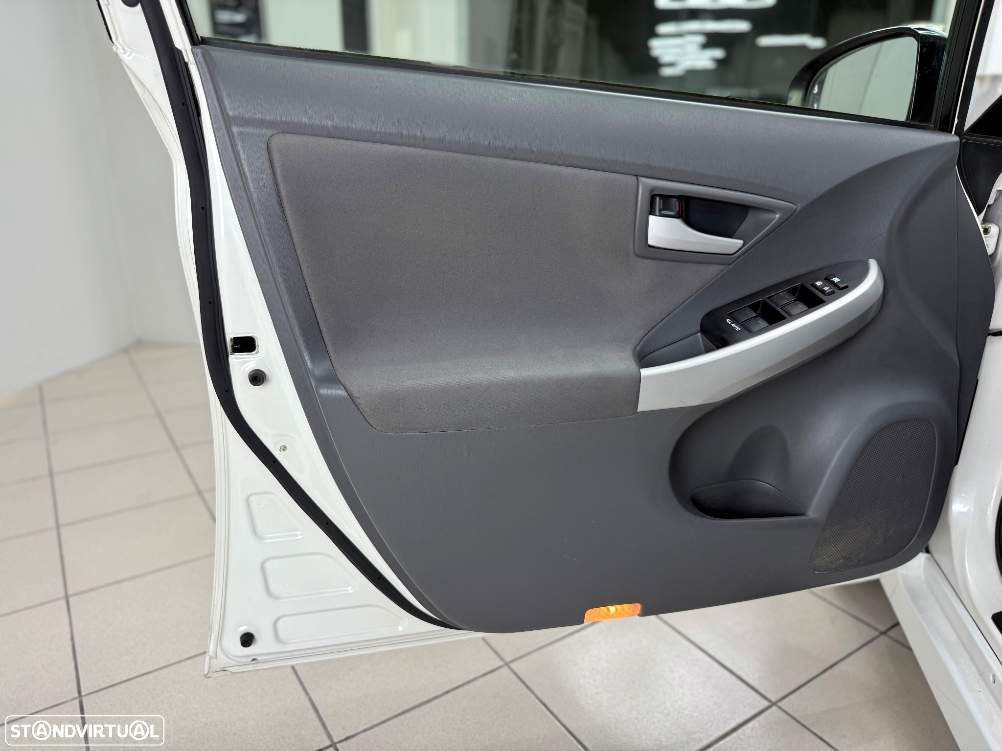 Toyota Prius 1.8 - 11