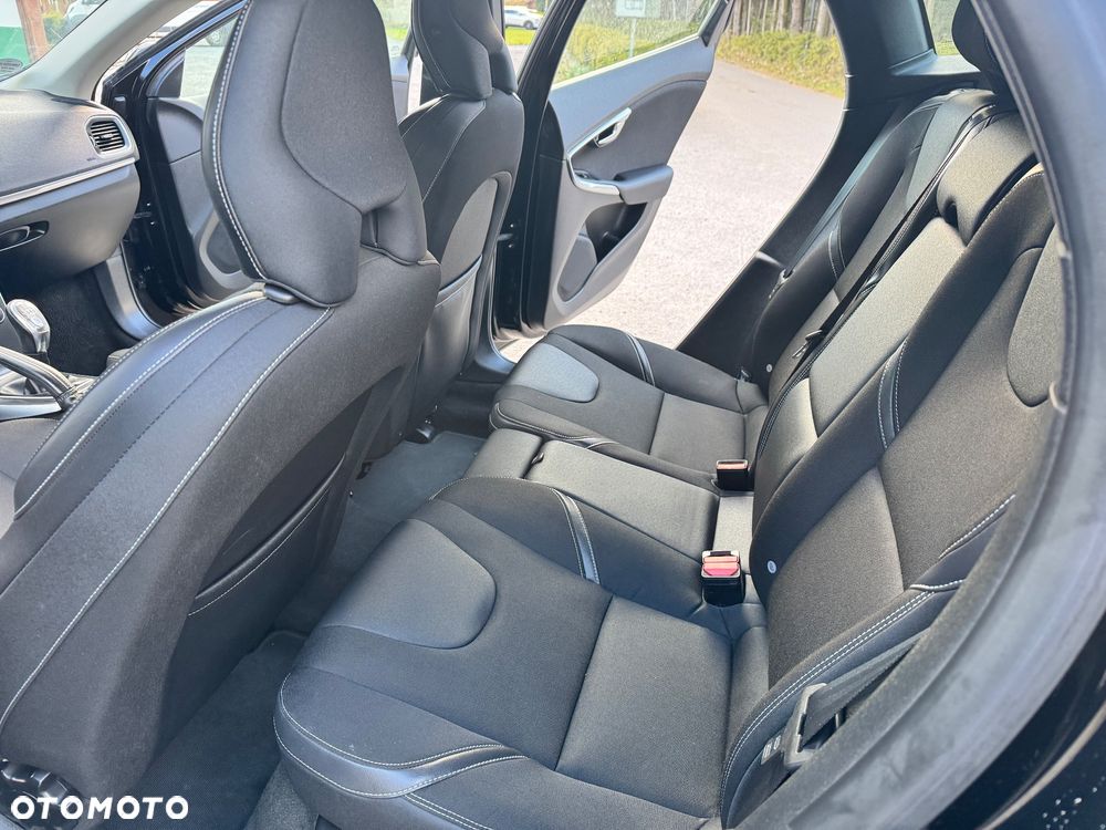 Volvo V40 D3 Momentum - 14