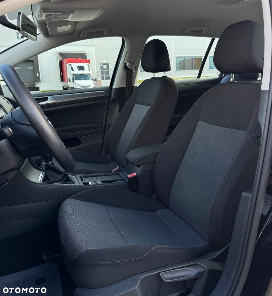 Volkswagen Golf - 17