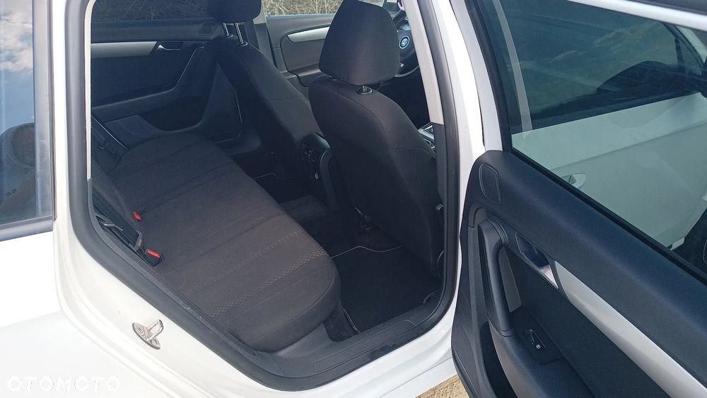 Volkswagen Passat 2.0 TDI Comfortline DSG - 2