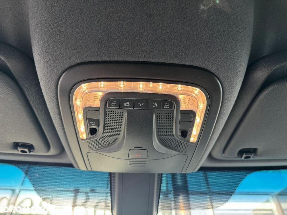 Mercedes-Benz Sprinter - 32