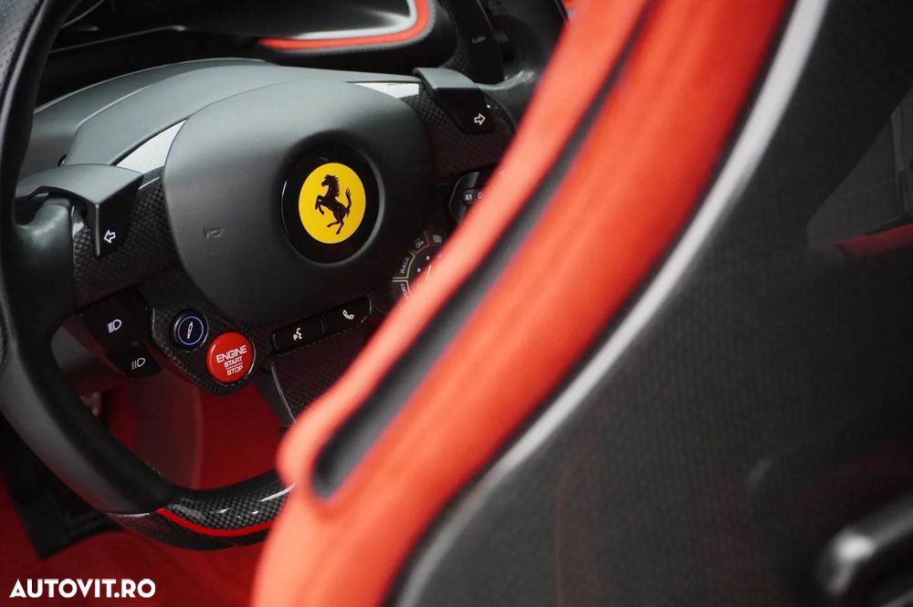 Ferrari 812 - 12