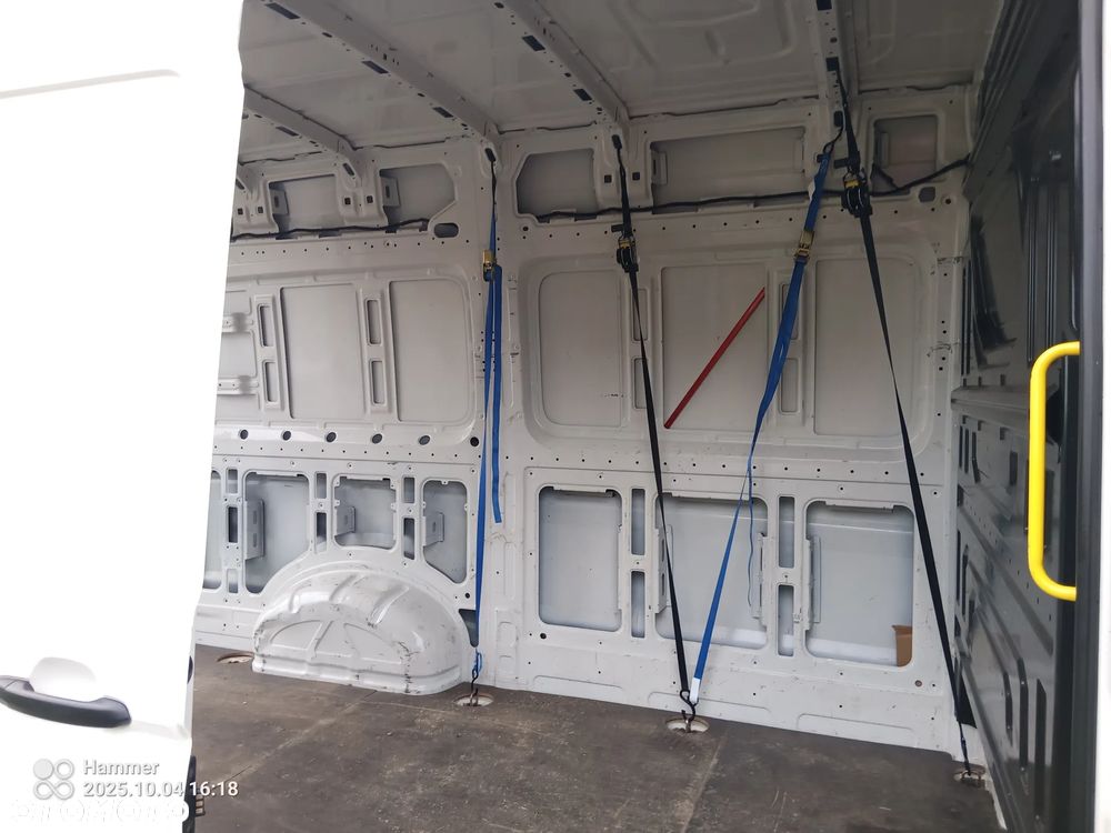 Volkswagen Crafter - 4