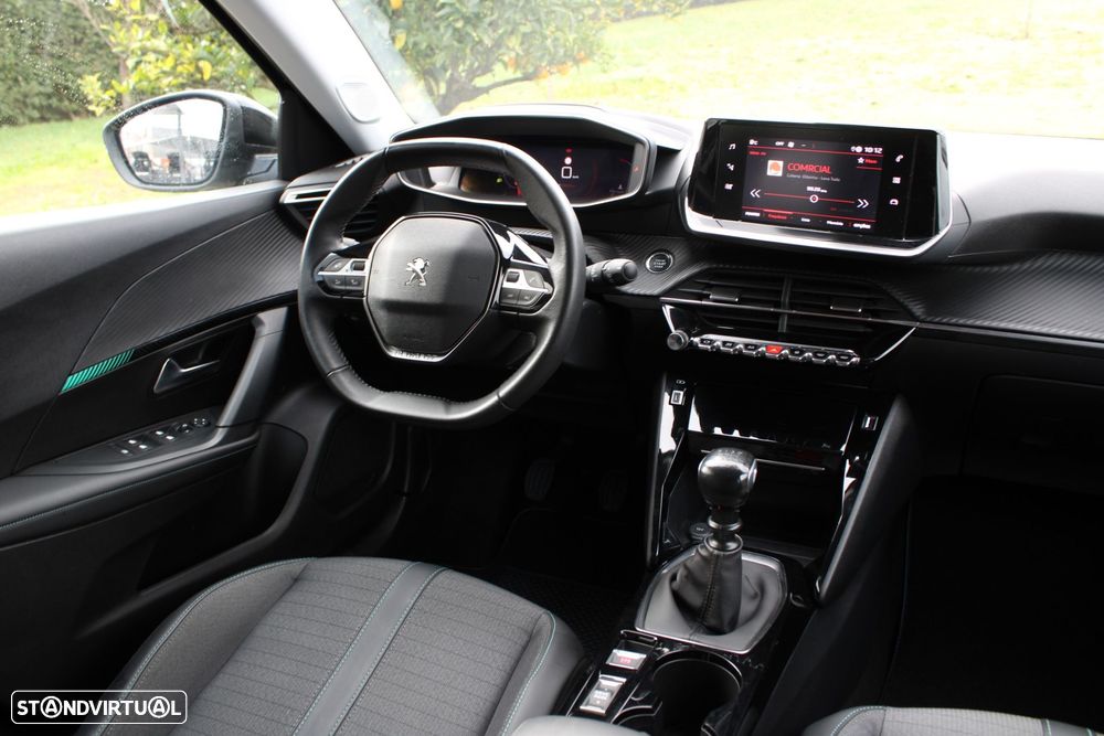 Peugeot 2008 1.2 PureTech Allure - 21