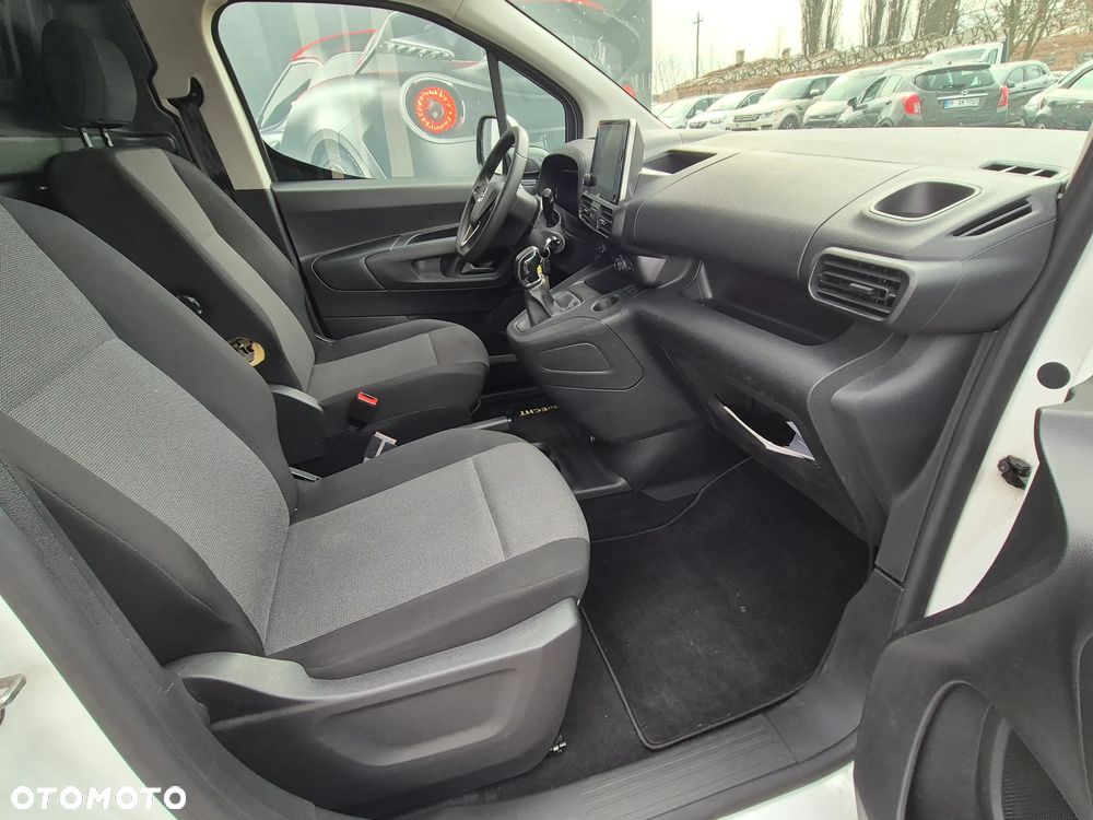 Opel COMBO - 25