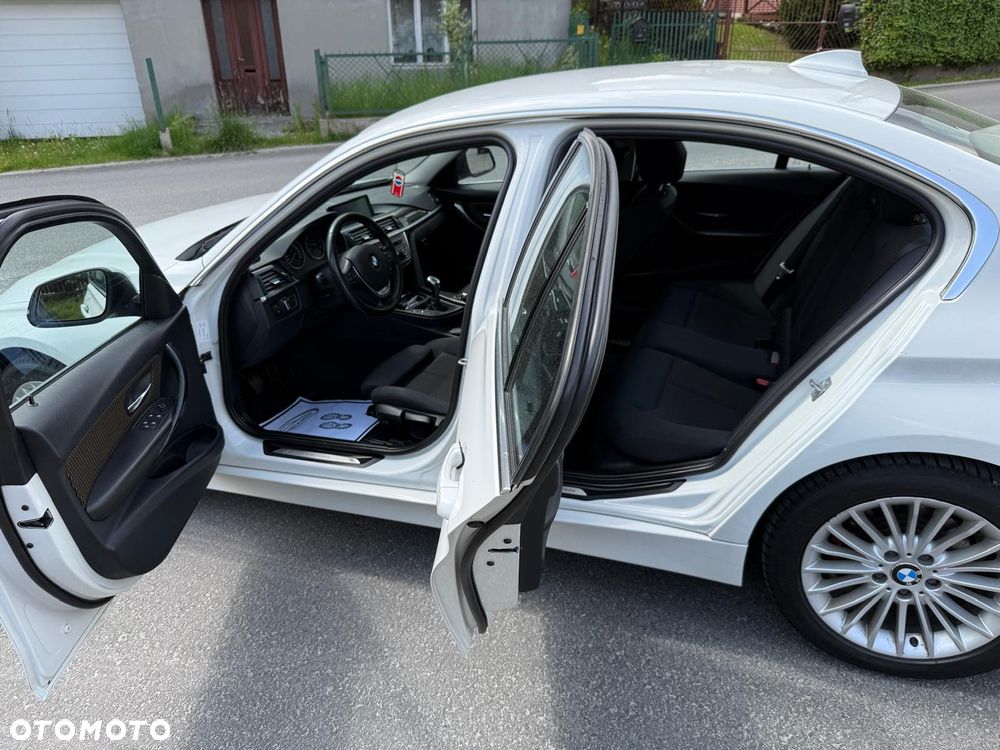 BMW Seria 3 320d Blue Performance Luxury Line - 11