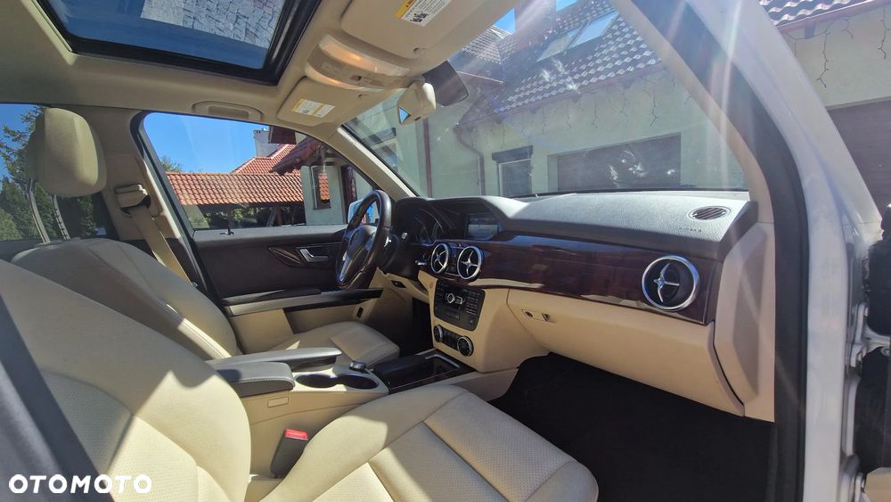 Mercedes-Benz GLK 350 4-Matic - 12