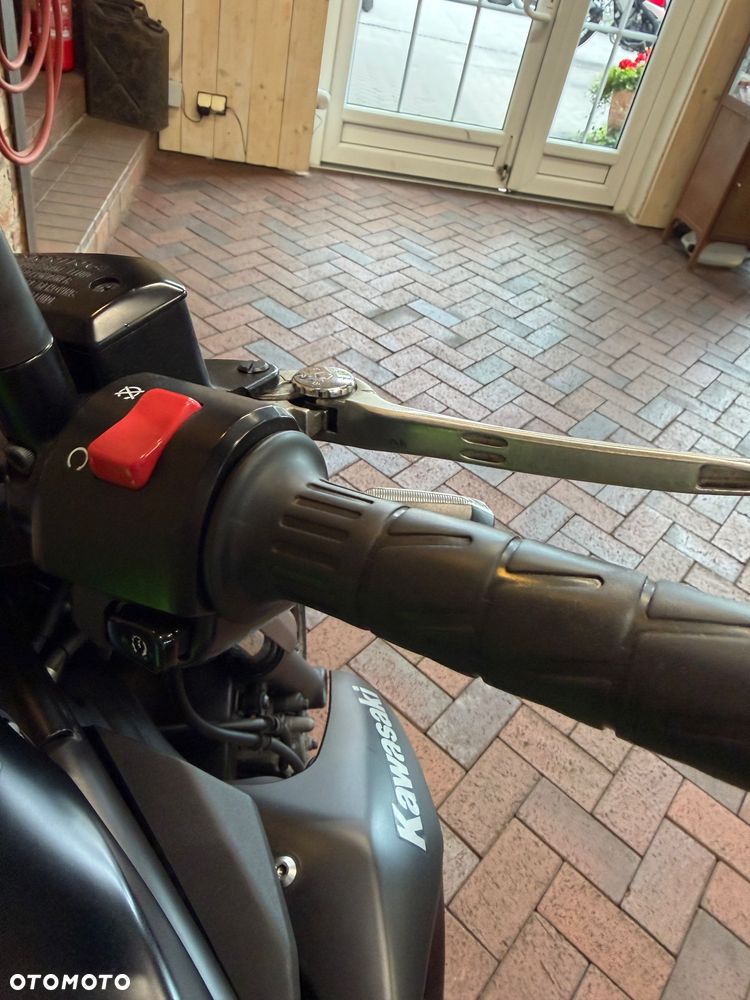 Kawasaki ER - 25