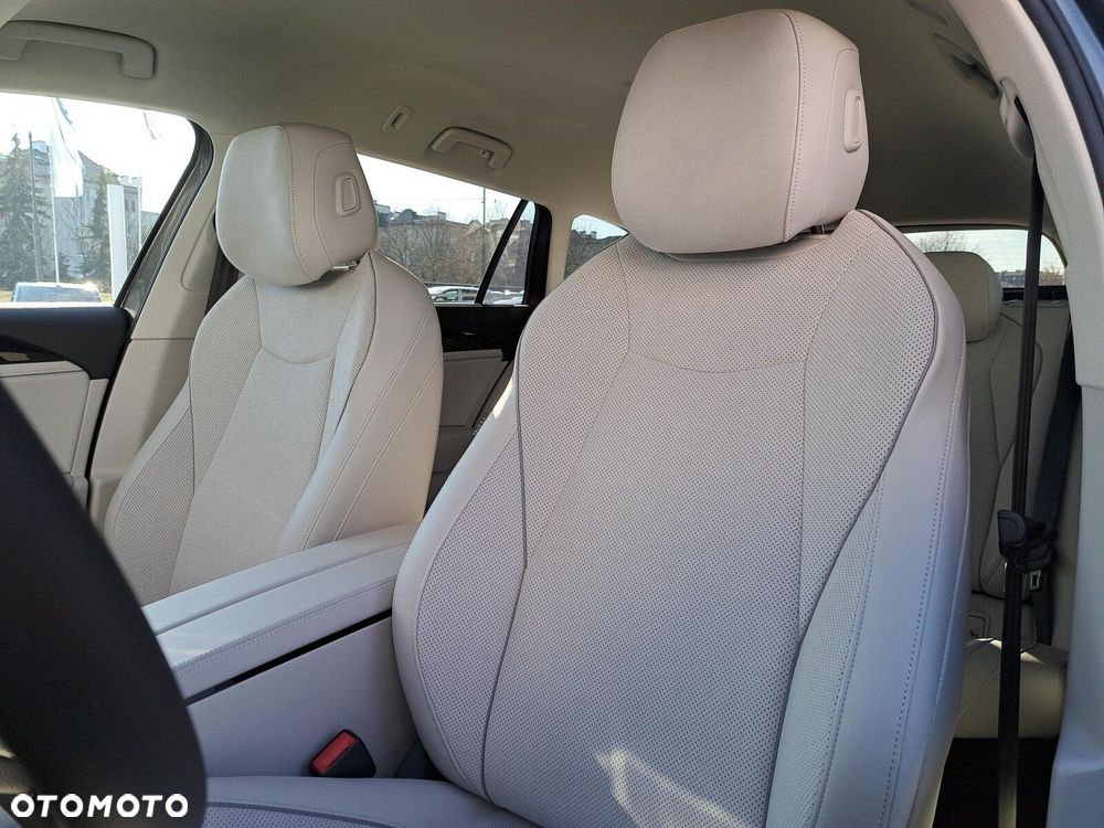Volkswagen Passat - 19