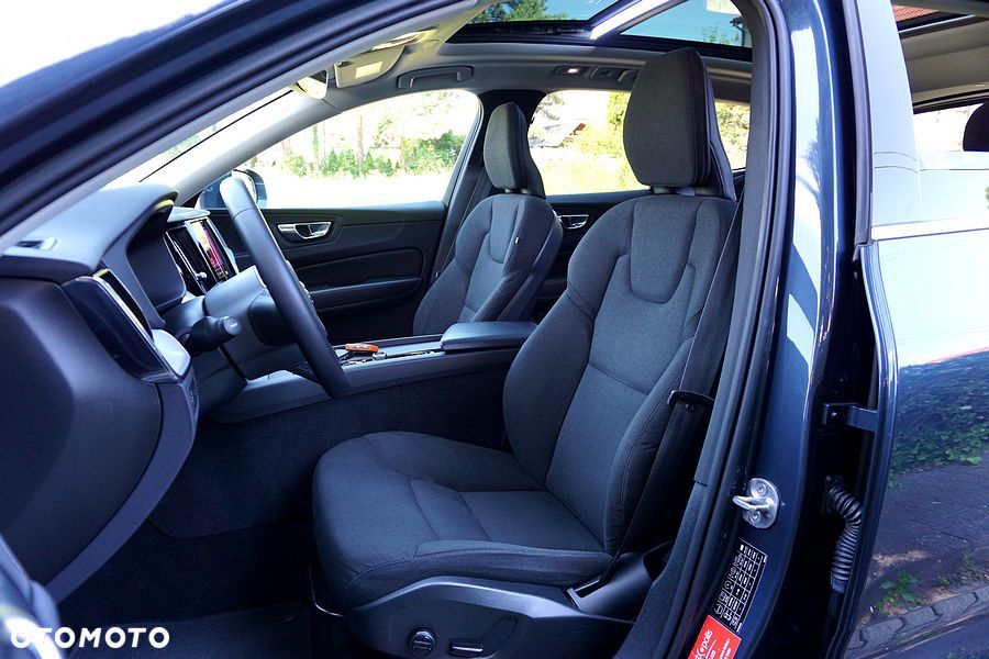 Volvo XC 60 B4 D Geartronic Momentum Pro - 20