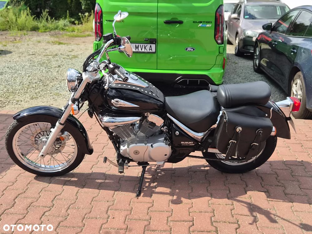 Suzuki Intruder - 6