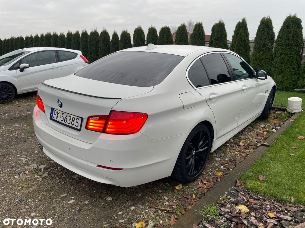 BMW Seria 5 ver-520d-modern-line - 2