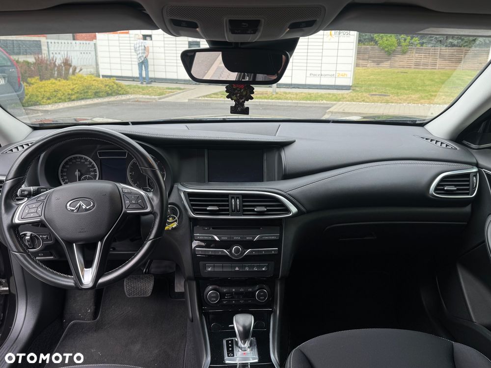 Infiniti Q30 2.2d DCT - 15