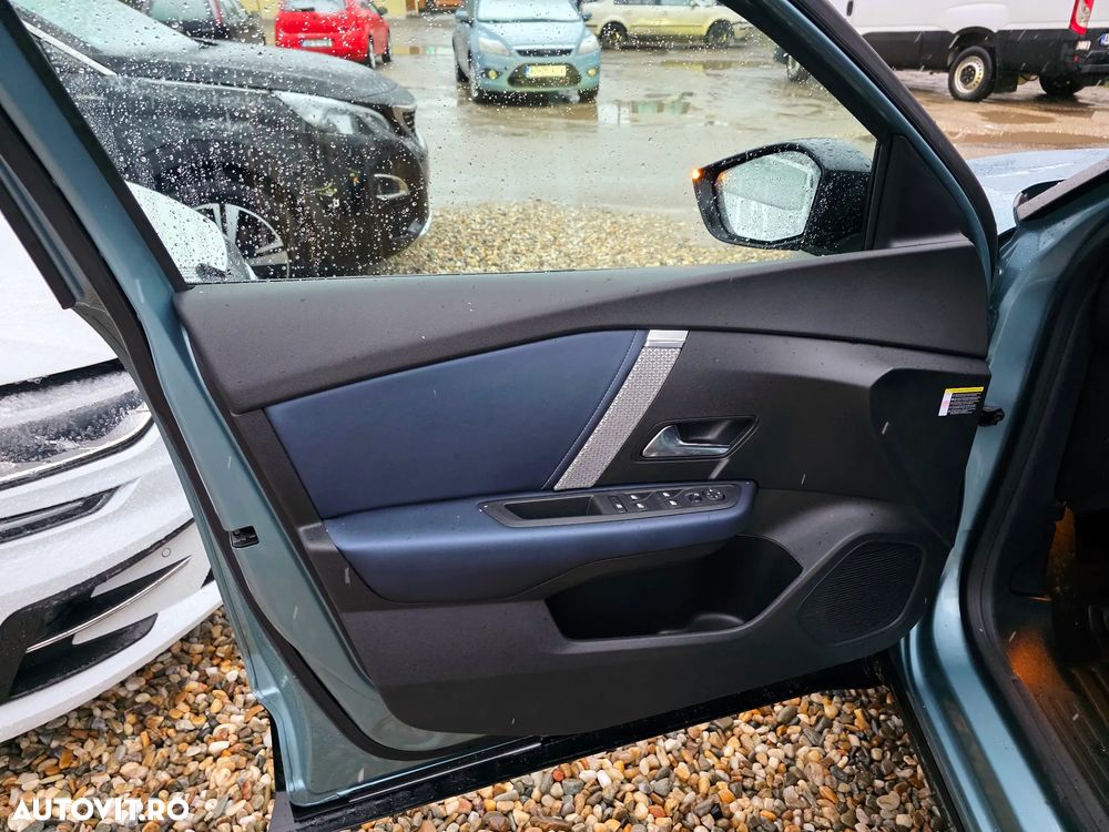 Citroën C4 PureTech 130 Stop&Start EAT8 SHINE - 20