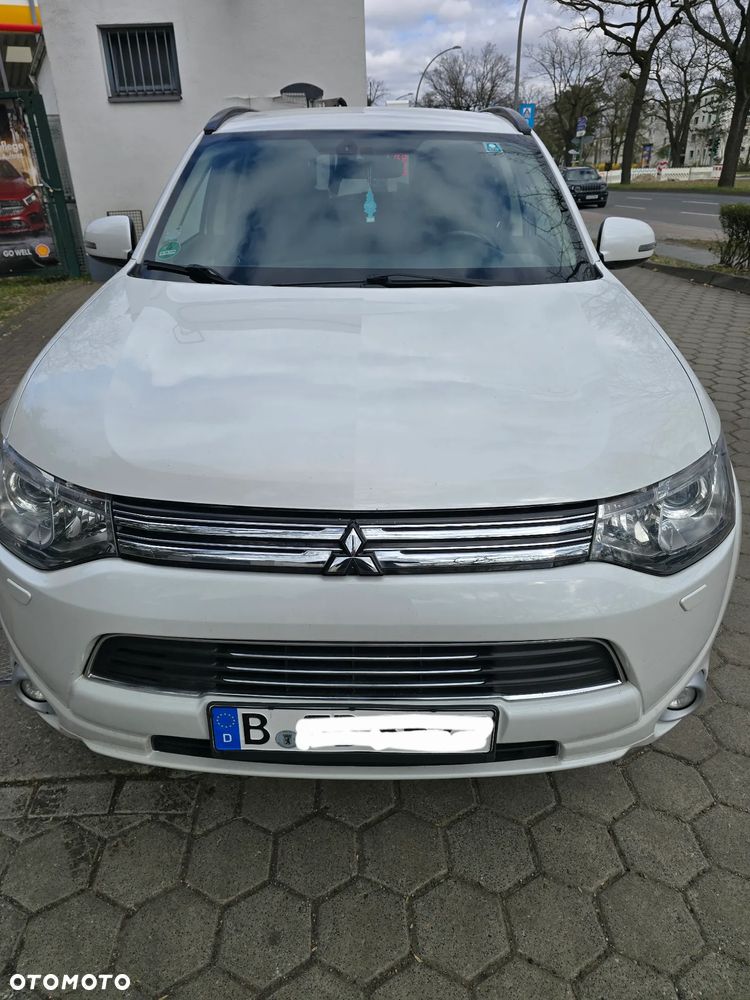 Mitsubishi Outlander 2.0 4WD - 6