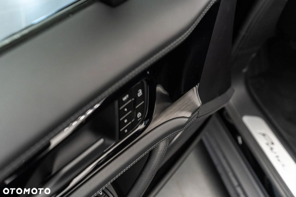 Porsche Panamera 4 - 21