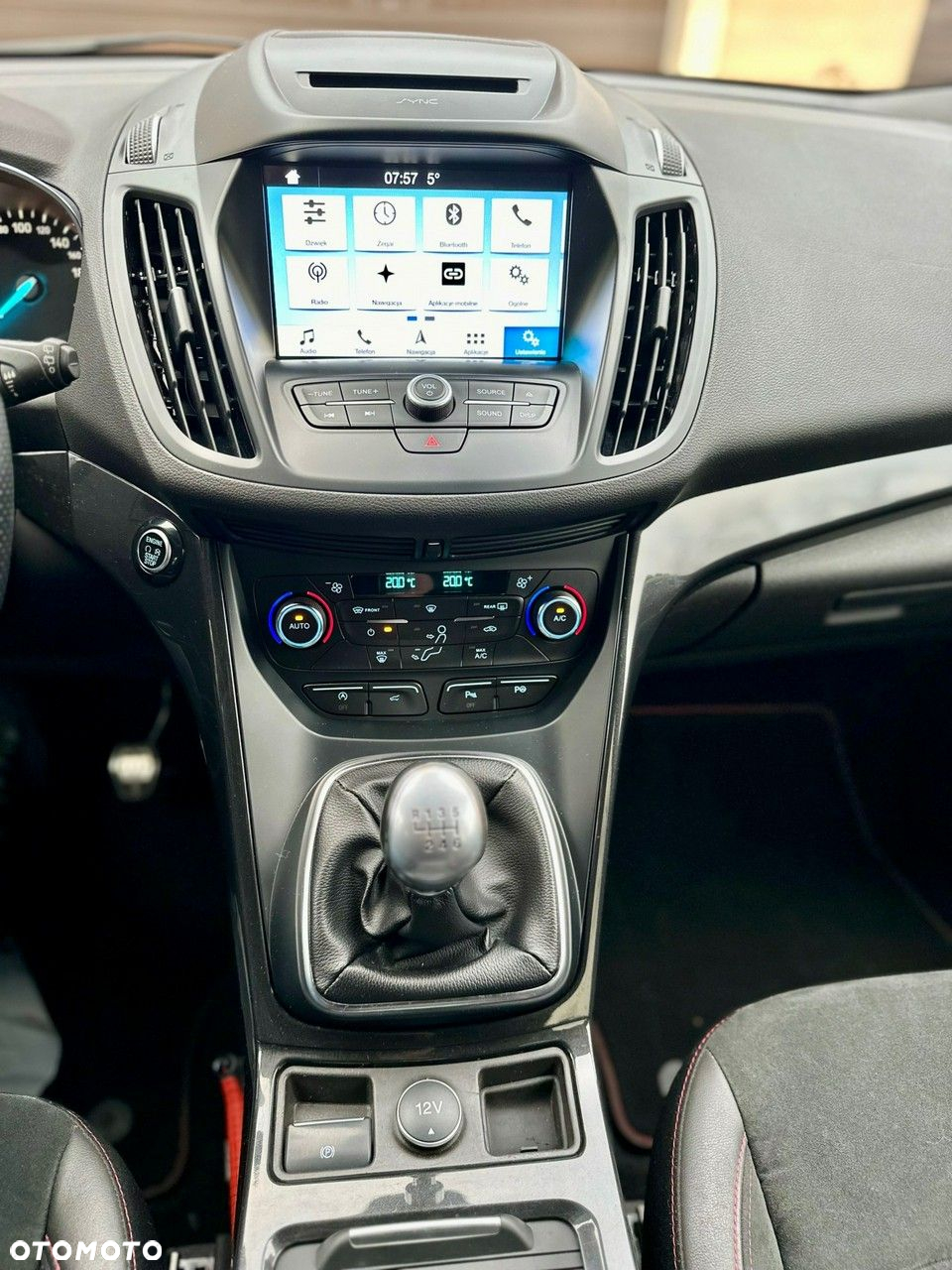 Ford Kuga - 25