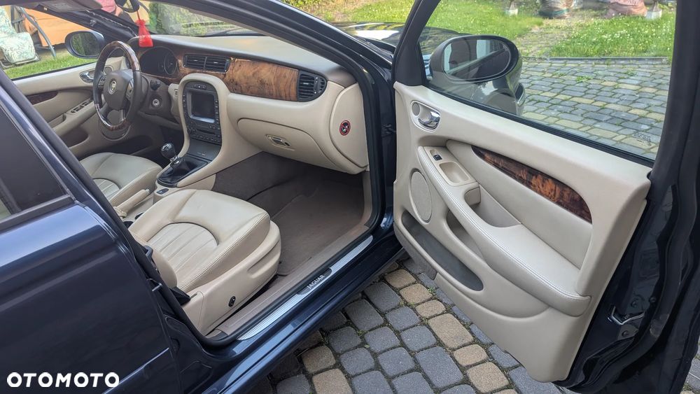 Jaguar X-Type 2.2 Executive - 16