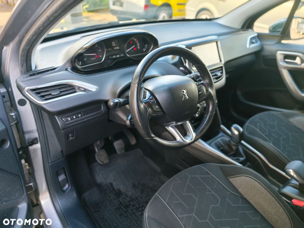 Peugeot 2008 1.6 BlueHDi Style - 16