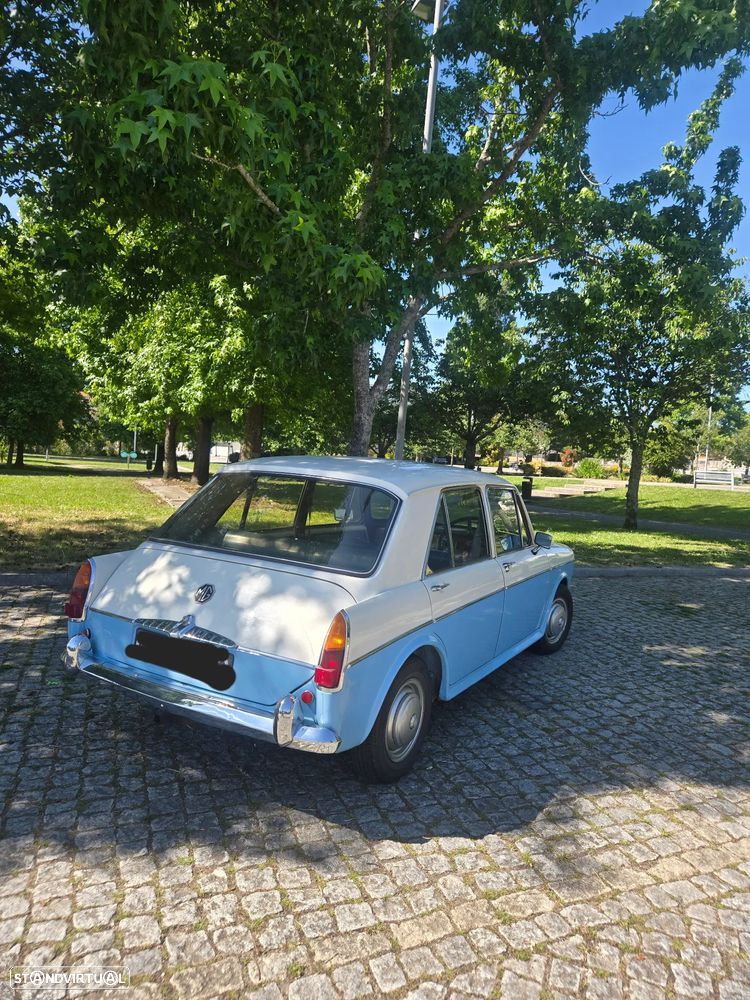 MG 1100 - 4
