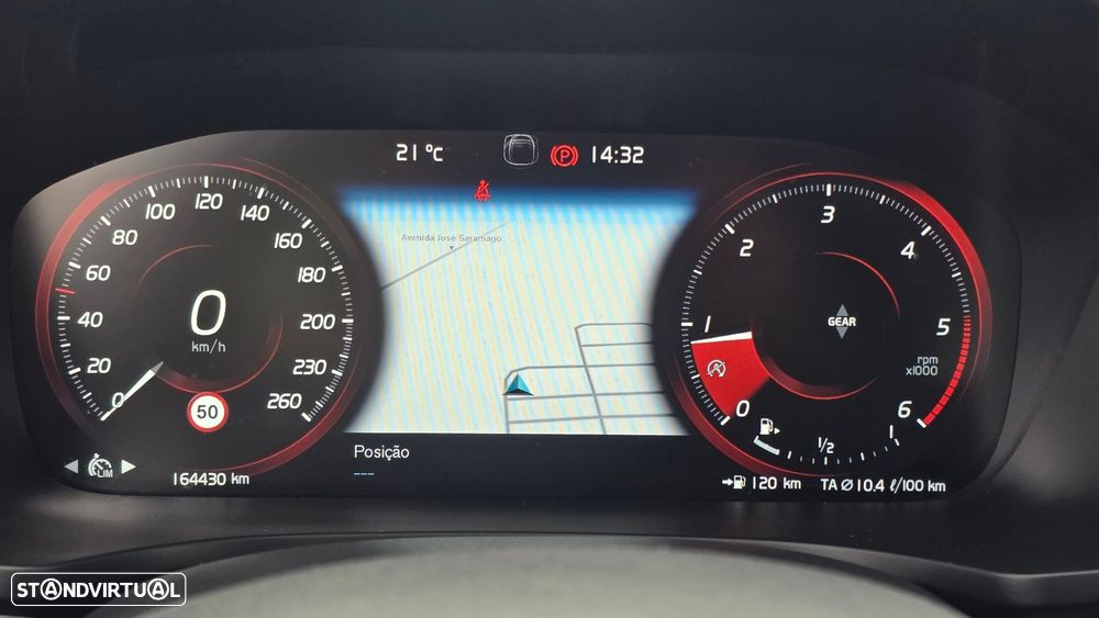 Volvo V60 2.0 D3 Momentum Core - 28