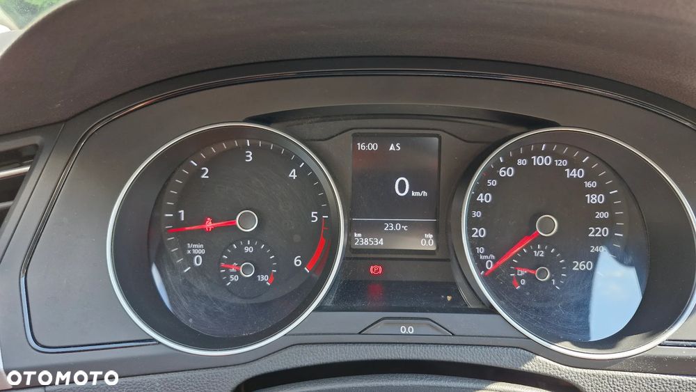 Volkswagen Passat 2.0 TDI BMT Trendline - 18