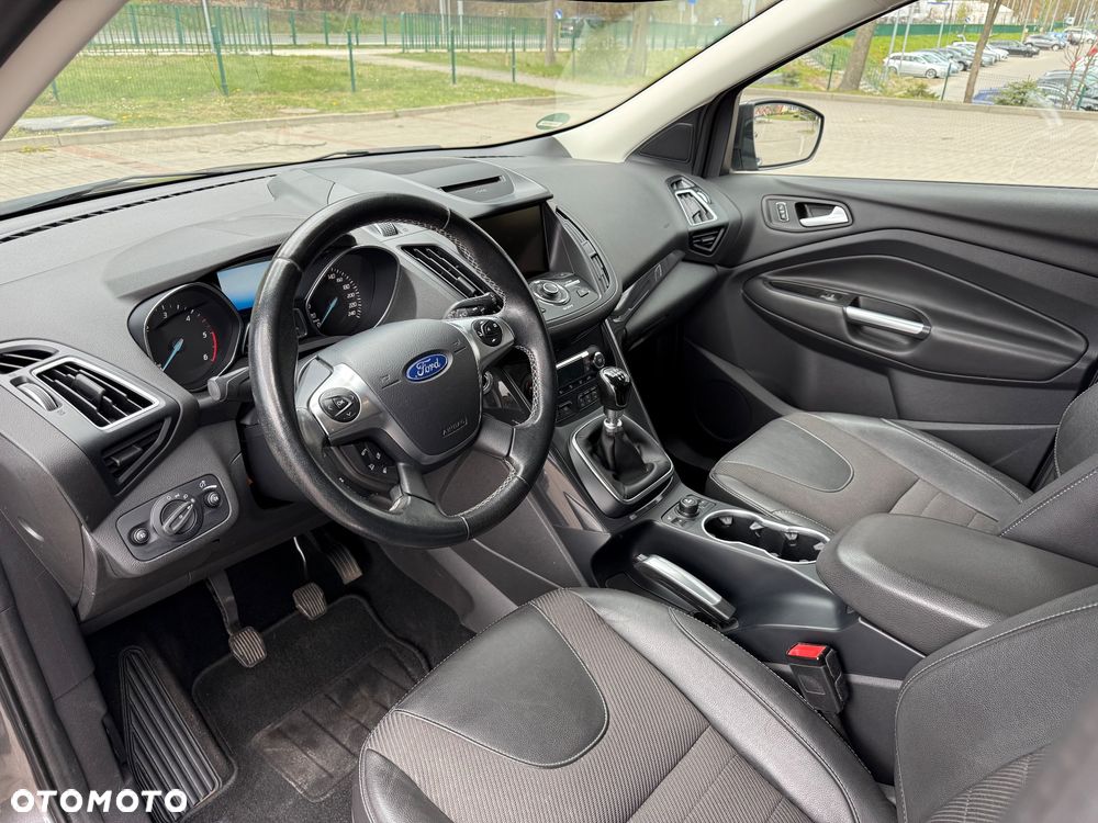 Ford Kuga 2.0 TDCi 2x4 Titanium - 16