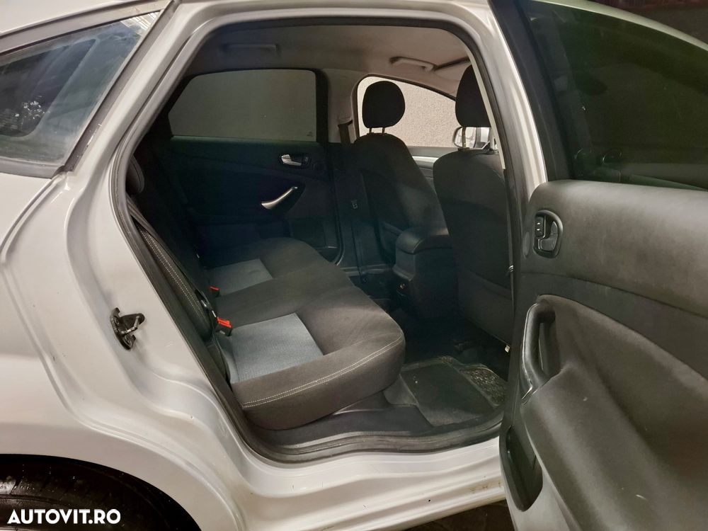 Ford Mondeo 2.0 TDCi Ghia - 7