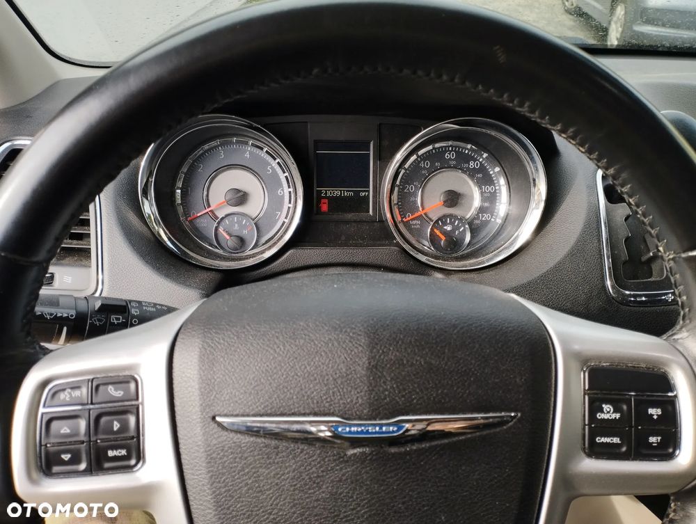Chrysler Town & Country 3.6 Touring - 2