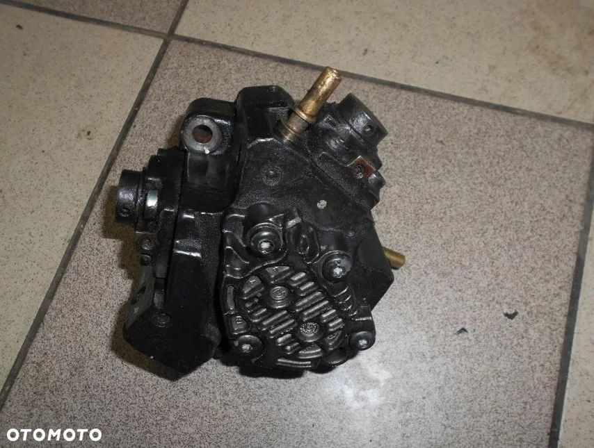 Pompa wtryskowa paliwa Renault TRAFIC 2,0 DCI 2012r 0445010234 - 2
