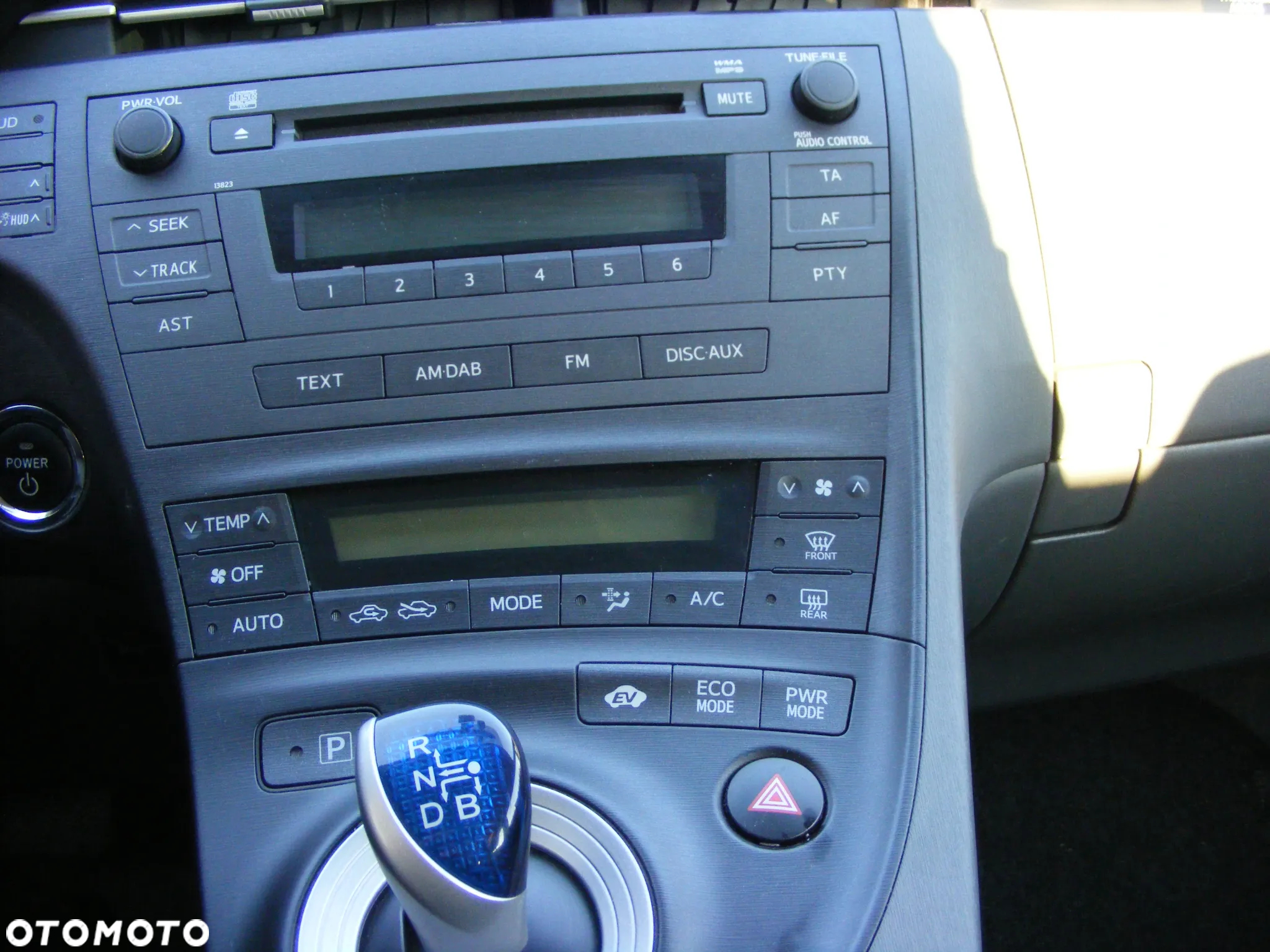 Toyota Prius (Hybrid) Executive - 15
