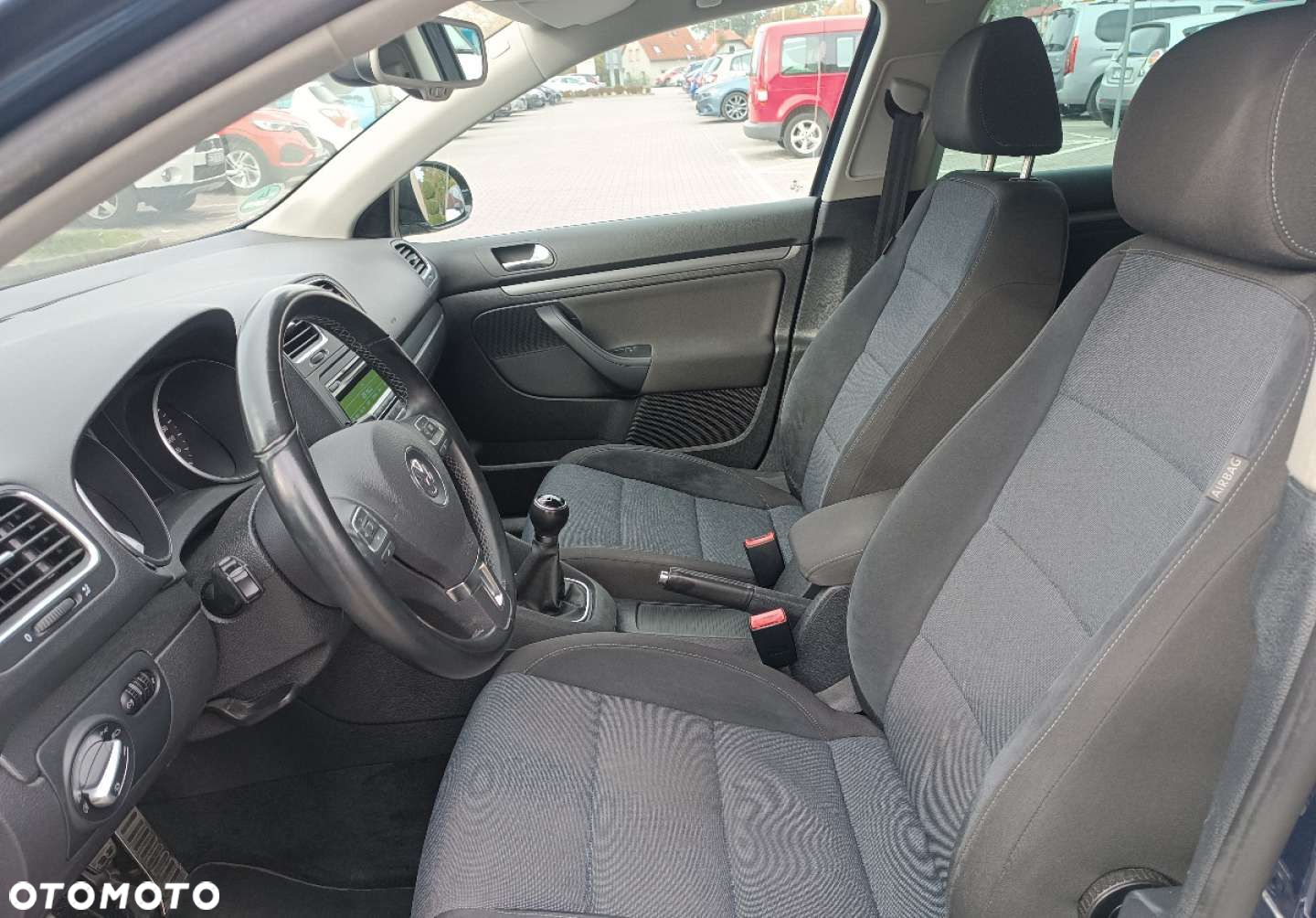 Volkswagen Golf - 18