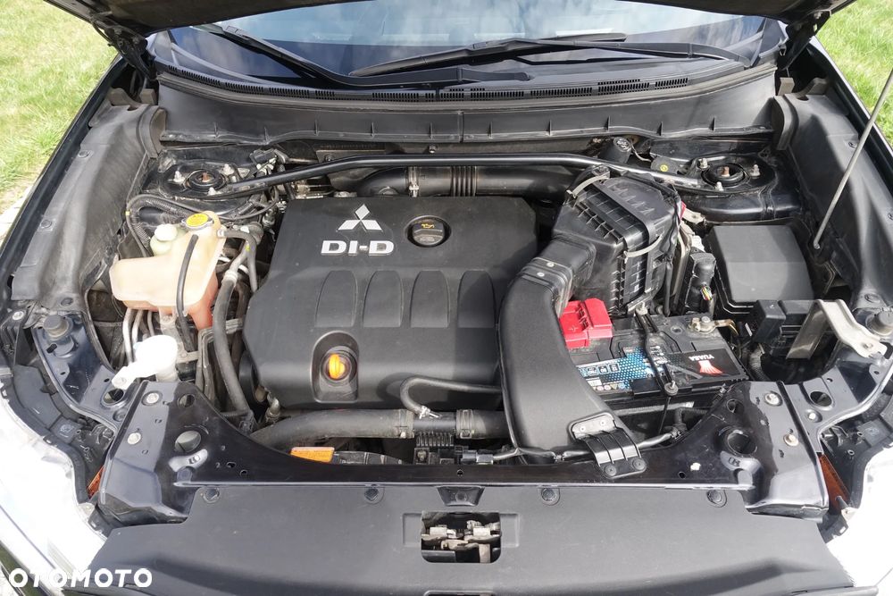 Mitsubishi Outlander 2.0 DID Intense + - 38