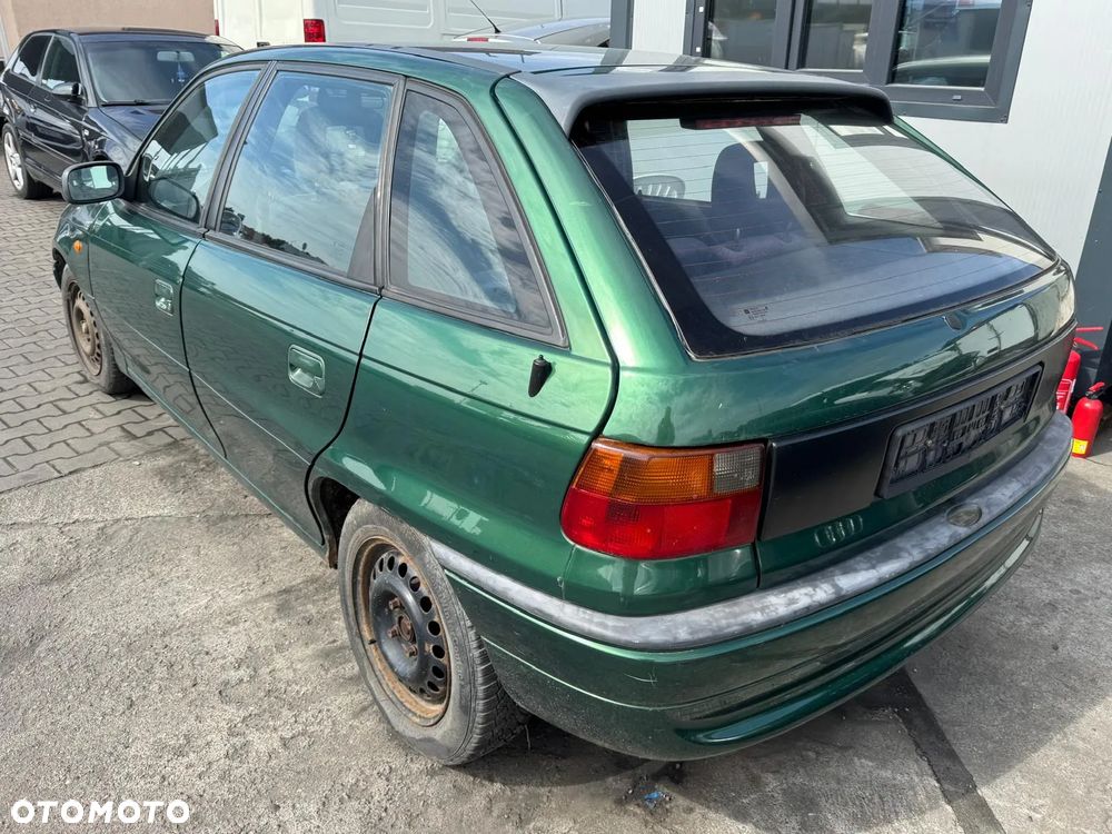 Opel Astra 1997 poj. 1.6 benzyna 75 KM - NA CZĘŚCI - 16