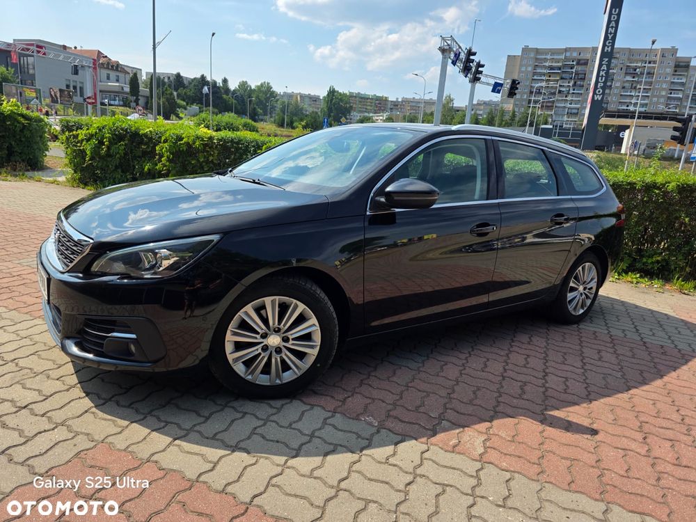 Peugeot 308 - 8