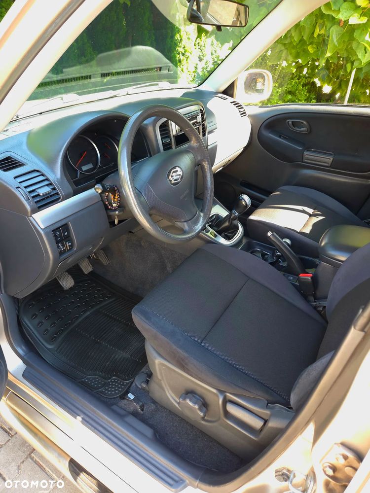 Suzuki Grand Vitara 2.0 - 13