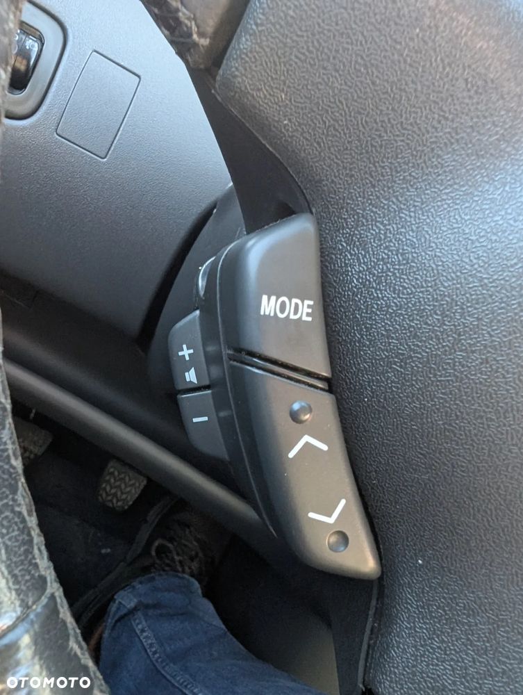 Toyota Yaris 1.3 - 31