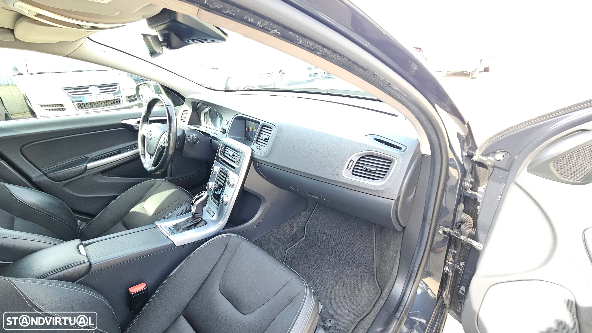 Volvo V60 2.4 D6 Momentum AWD Phev - 30