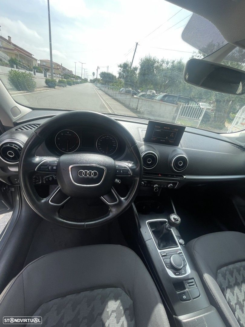 Audi A3 Sportback 1.6 TDI Advance Ultra - 18