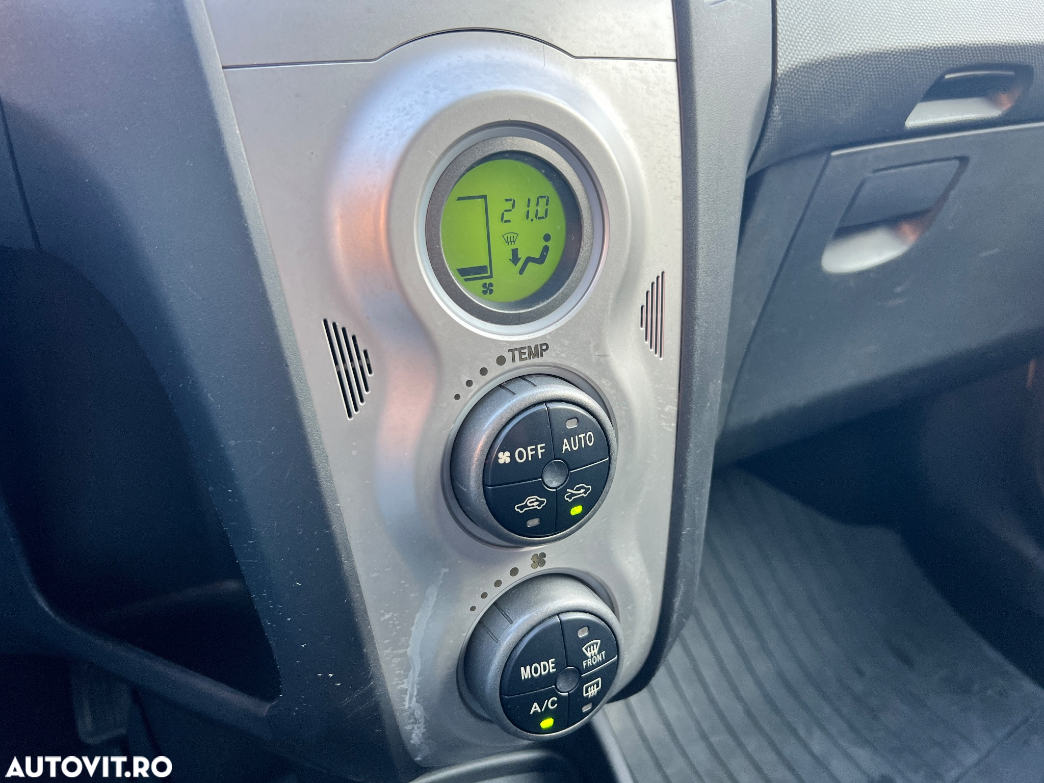 Toyota Yaris 1.4 D-4D Luna - 8